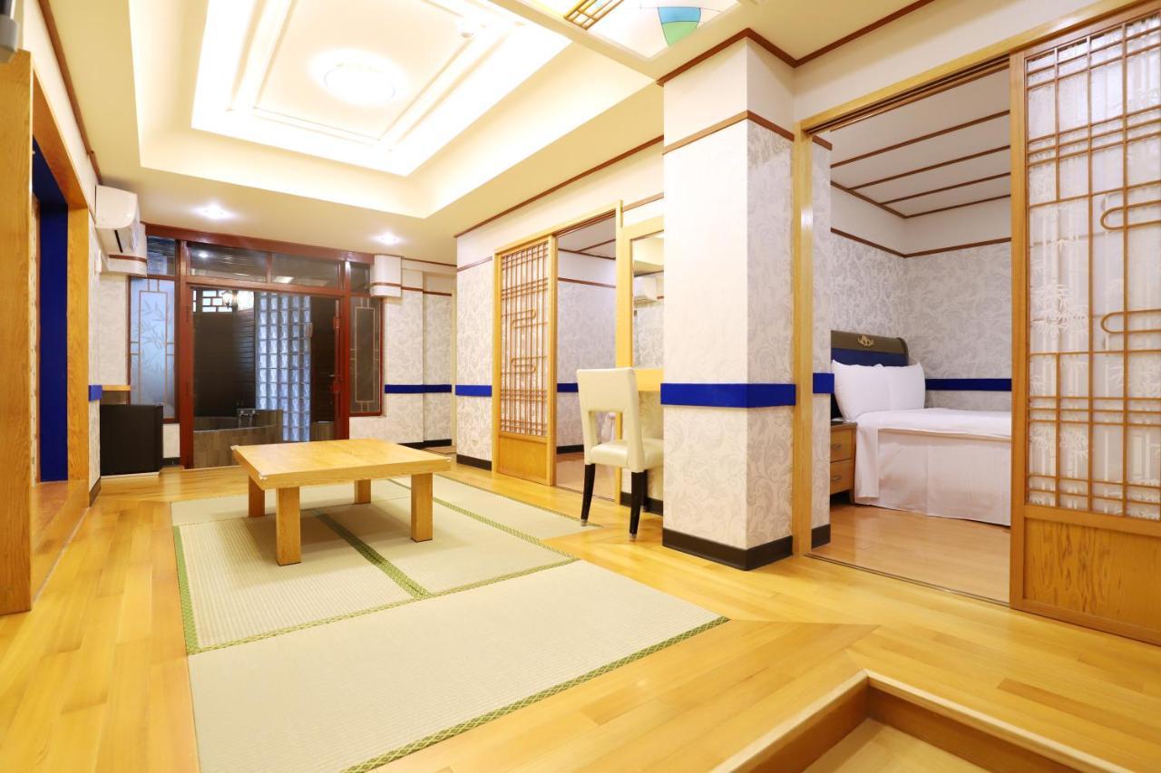 Premium Quadruple Room