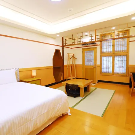 Phoenix Pavilion Hot Spring Hotel-3