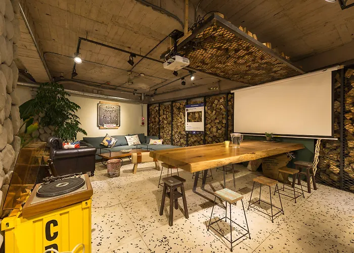 Beimen Wow Poshtel
